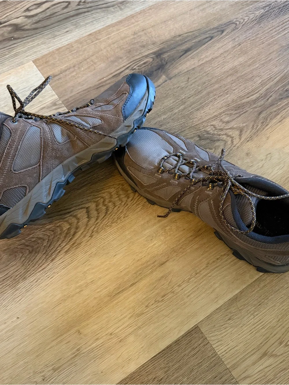 Columbia Men's Brown and Black Trail Sneakers Sz 12 - Picture 3 of 5